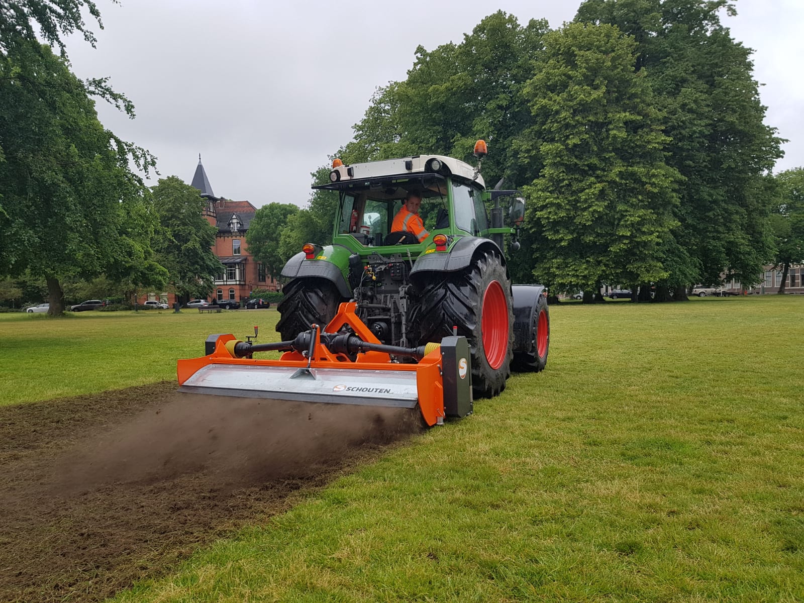 Schouten machines B.V. komt met nieuwe verticuteermachine.