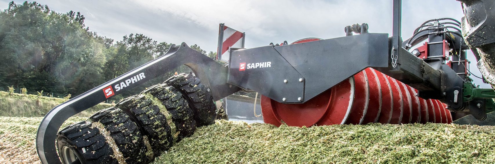 ‘Er de kantjes niet aflopen’ … … met de Saphir SW 30H silagewals