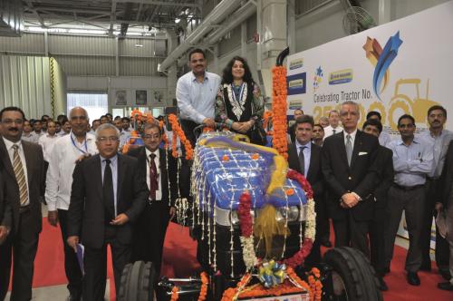 New Holland Fiat India viert zijn 250.000ste tractormijlpaal