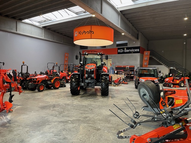 KD- Services Srl à PHILIPPEVILLE: full liner KUBOTA
