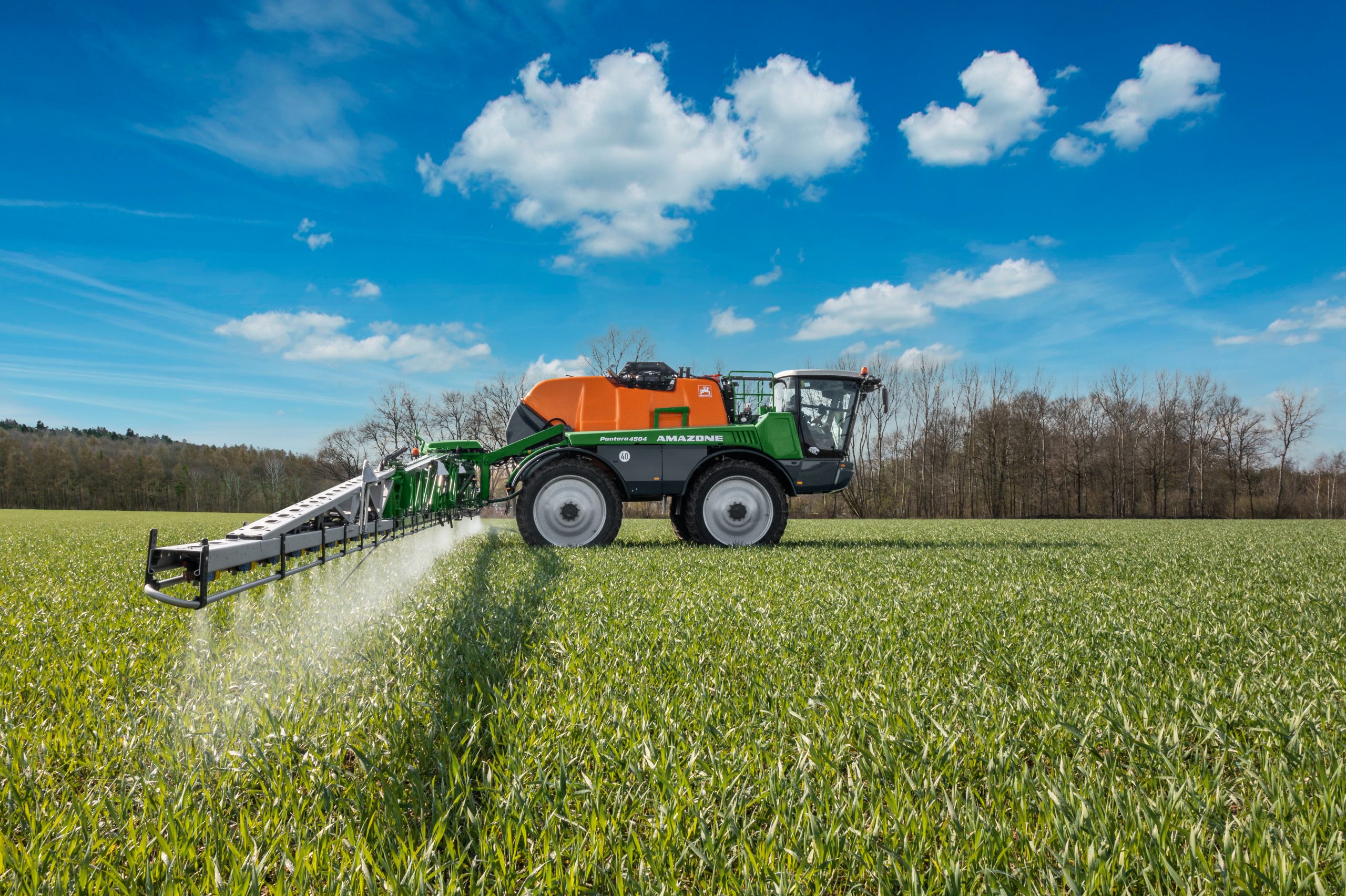 Nieuwe serie met meer capaciteit en bedieningscomfort:  AMAZONE zelfrijder Pantera 4504