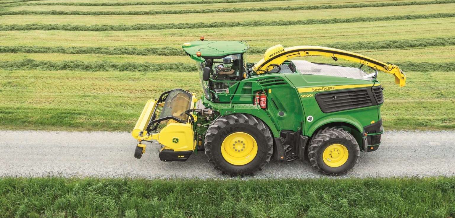 Nouveaux modèles d’ensileuses automotrices équipées du moteur JD18X