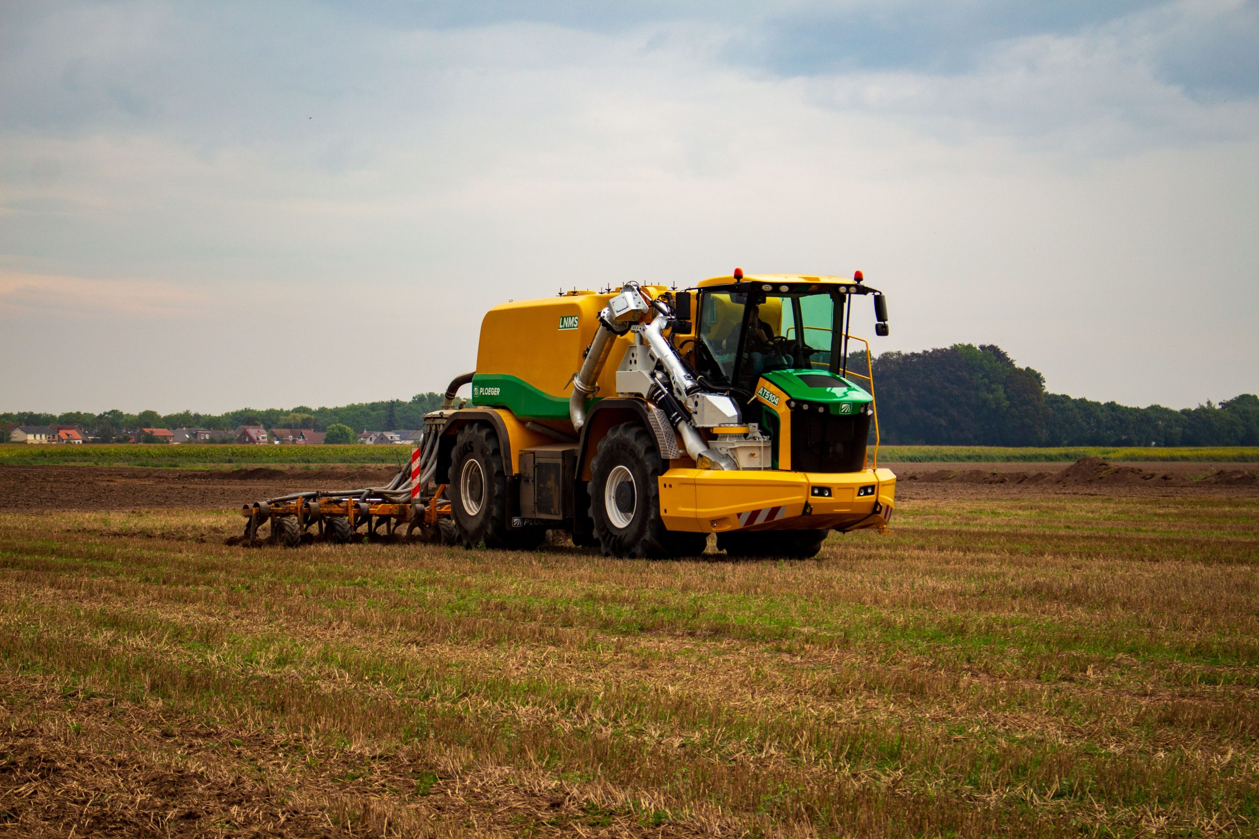 Ploeger test eerste vierwieler in het veld