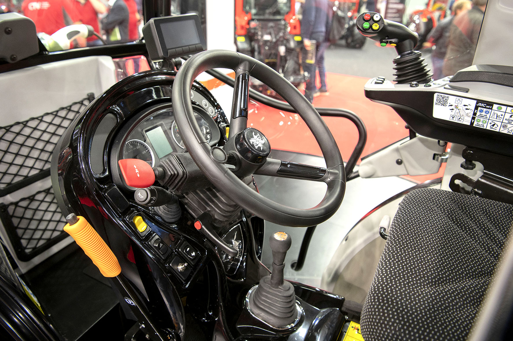 SRX HYBRID (102 PK): het CONCEPT van de ACHybridetechnologie is geboren