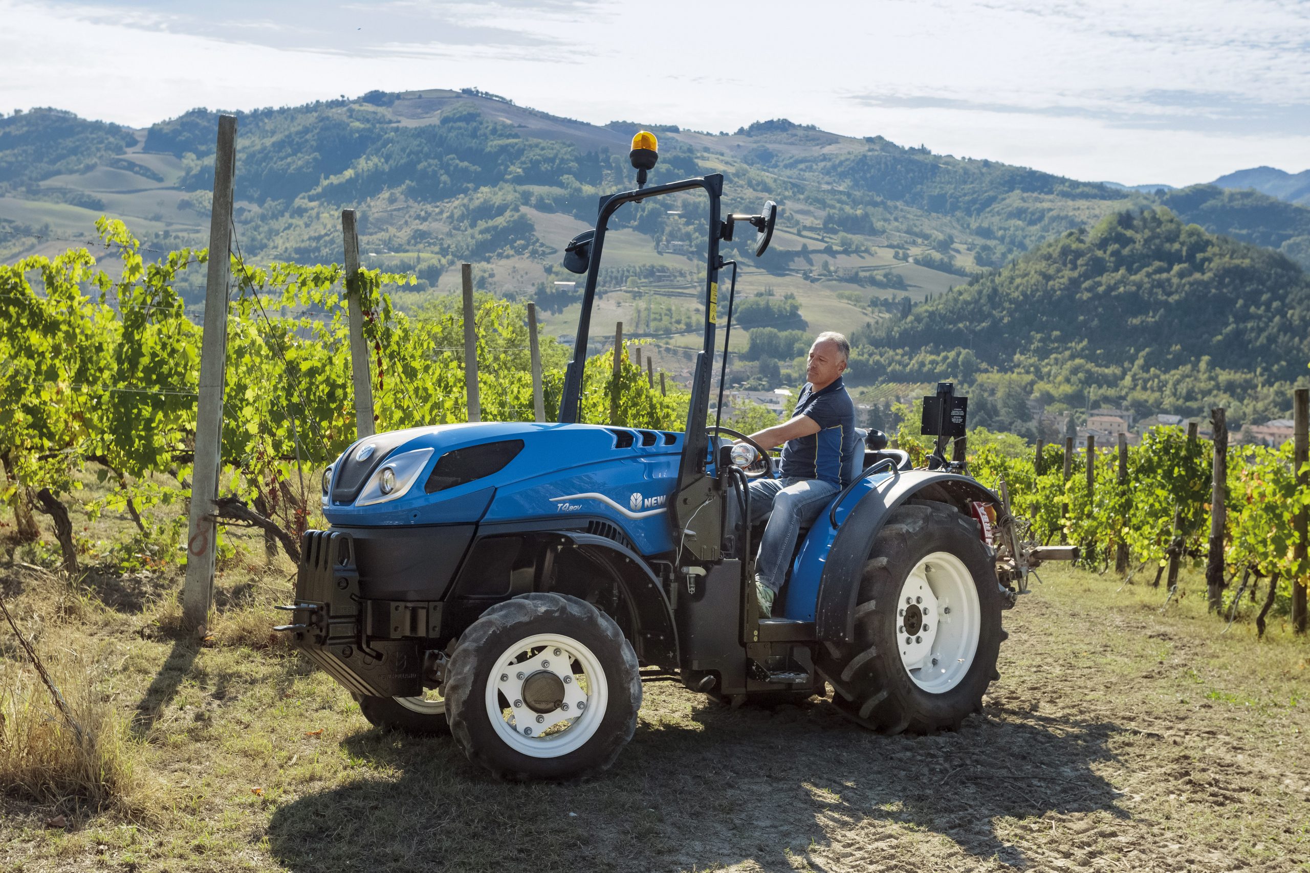 New Holland lance les tracteurs spécialisés T4 F/N/V de nouvelle génération et élargit la gamme T3 avec le modèle Low Profile