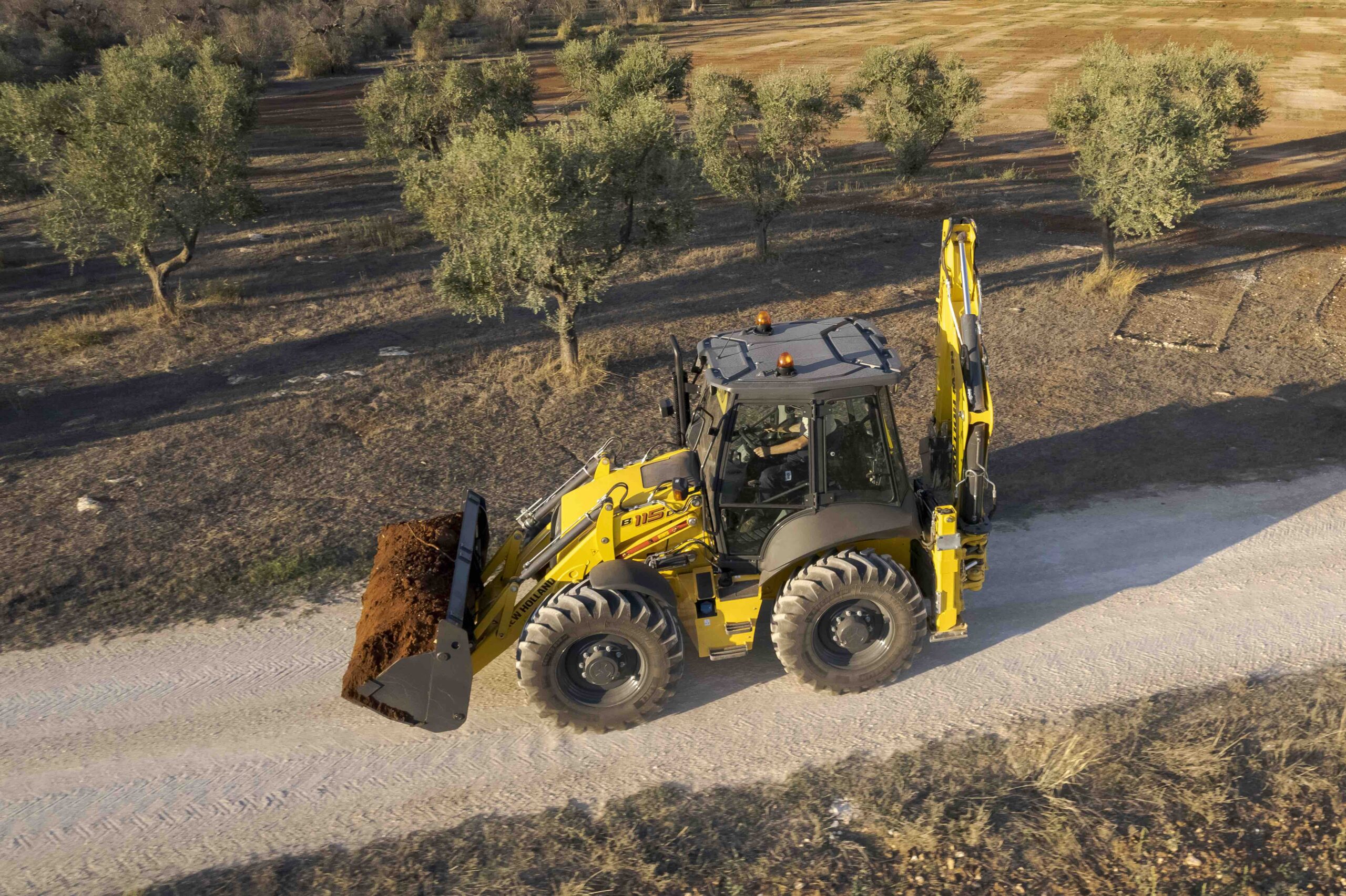 New Holland legt de lat voor prestaties en comfort nog hoger met de nieuwe D-serie graaflaadmachines
