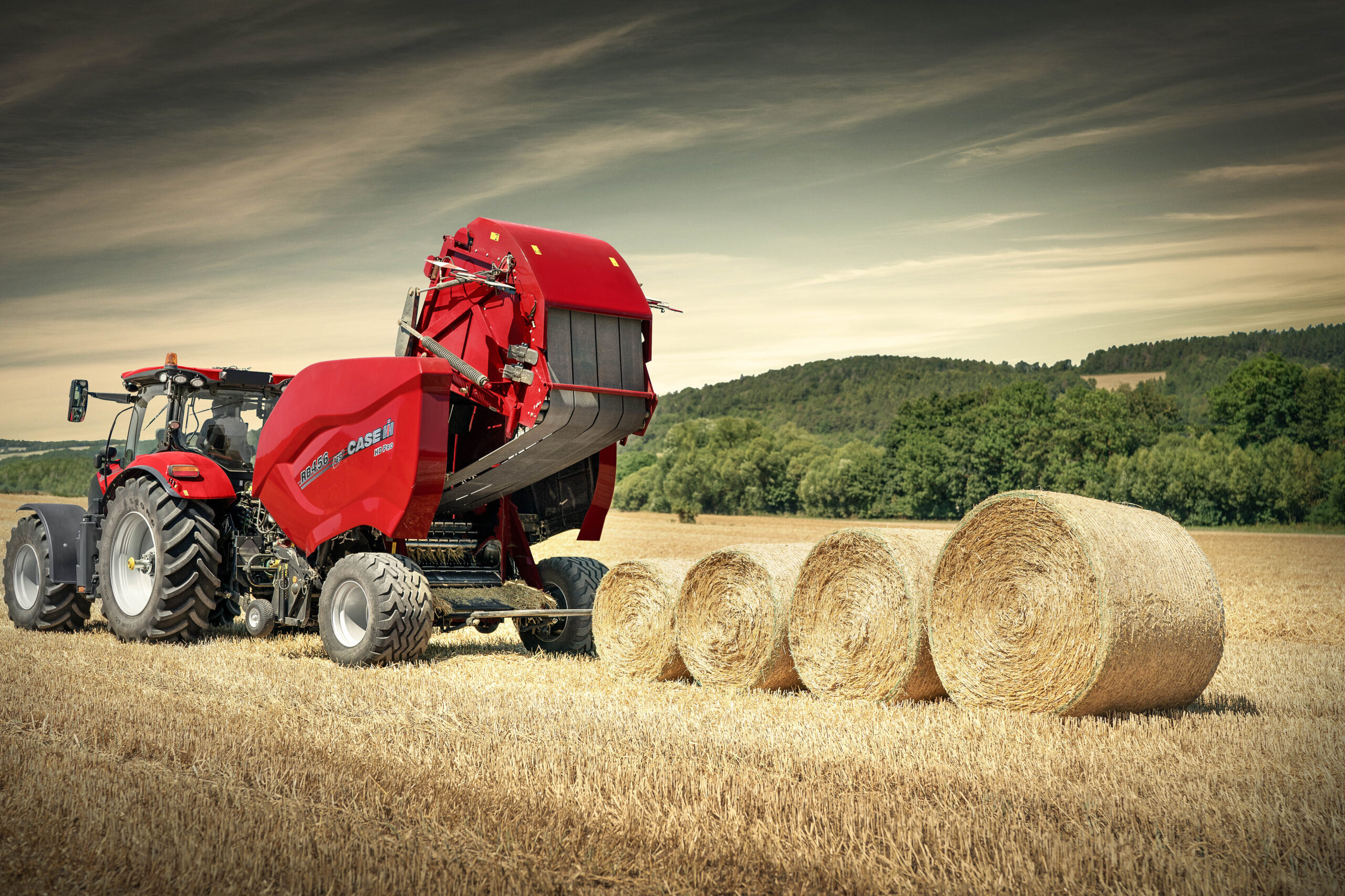 CASE IH INTRODUCEERT FLEXIBELE, HEAVY-DUTY RONDE BALENPERSEN VOOR DE DRUKSTE GEBRUIKERS