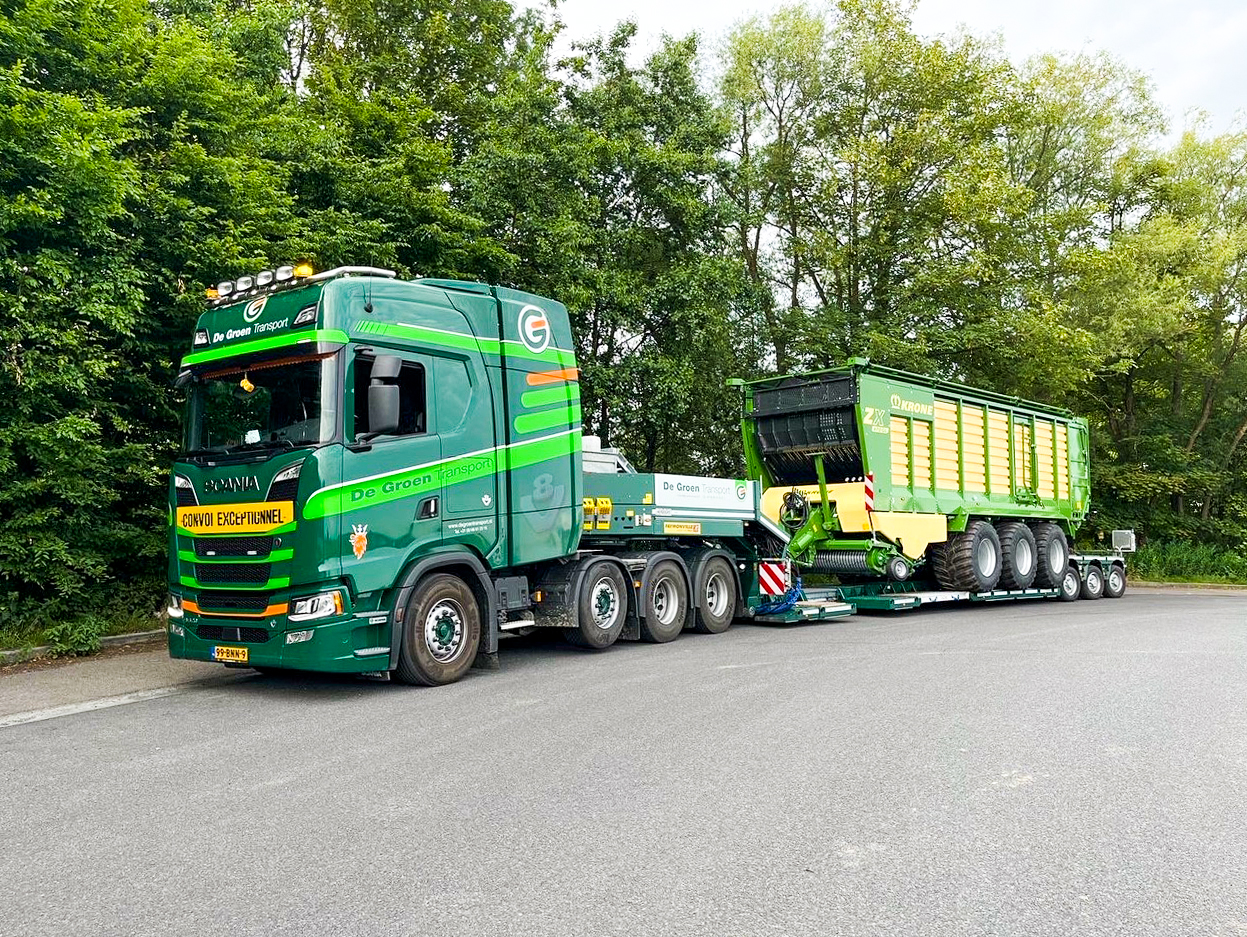 Faymonville MegaMAX biedt totale flexibiliteit bij het transport van landbouwmachines
