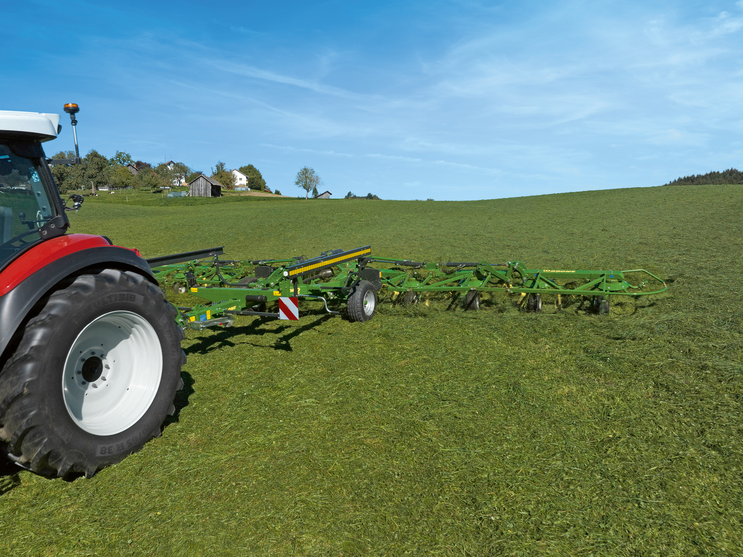 Krone accroît sa gamme de faneuses