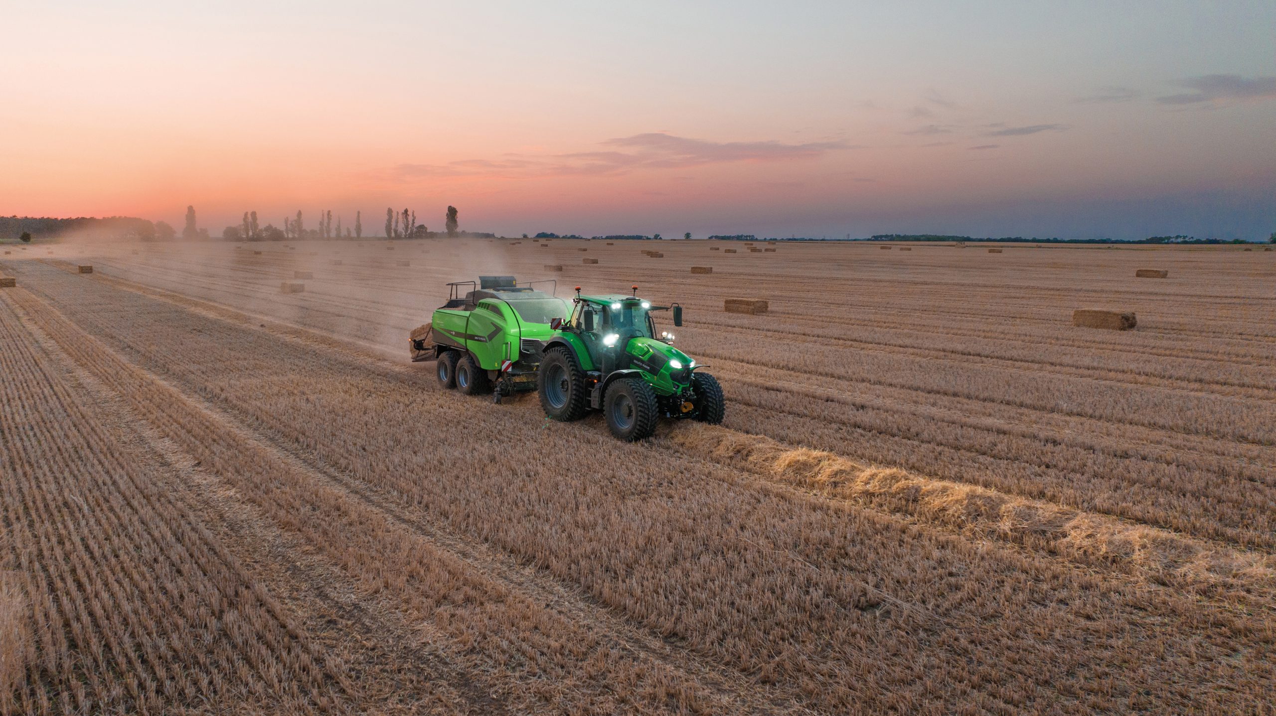 DEUTZ-FAHR: een steeds innovatievere en bekroonde serie tractoren.