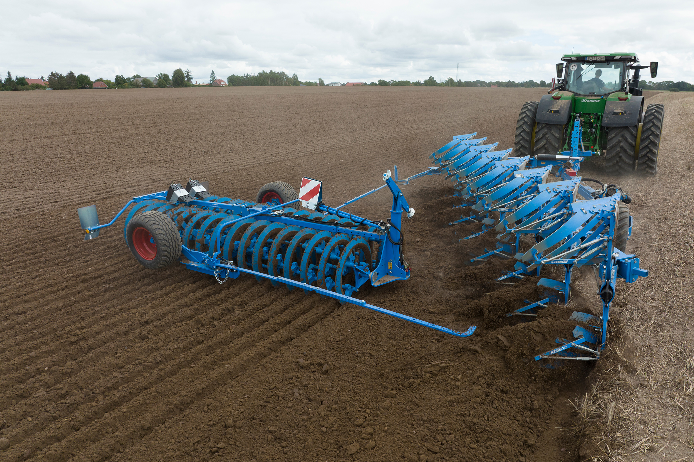 Nieuw halfgedragen transportframe voor grote pakker
