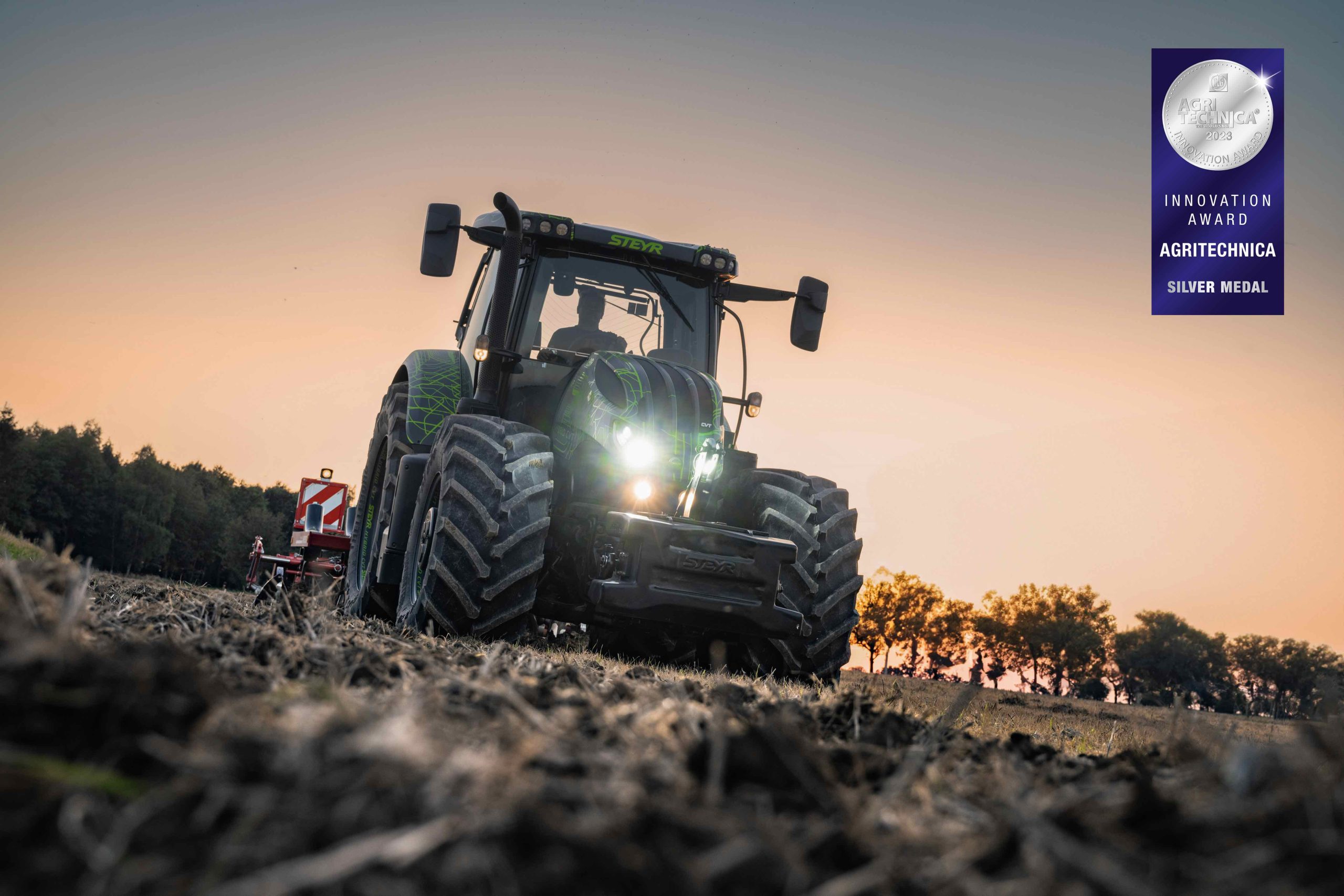 L’HYBRID CVT REMPORTE LA MÉDAILLE D’ARGENT AUX AGRITECHNICA AWARDS TANDIS QUE STEYR® APPORTE L’INNOVATION DANS LES CHAMPS