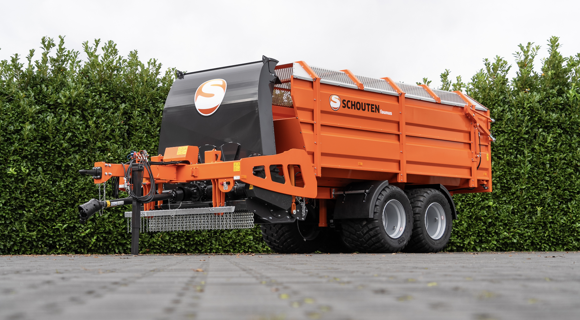 Nieuwe SCHOUTEN Faunus F2118 maai-laadwagen.