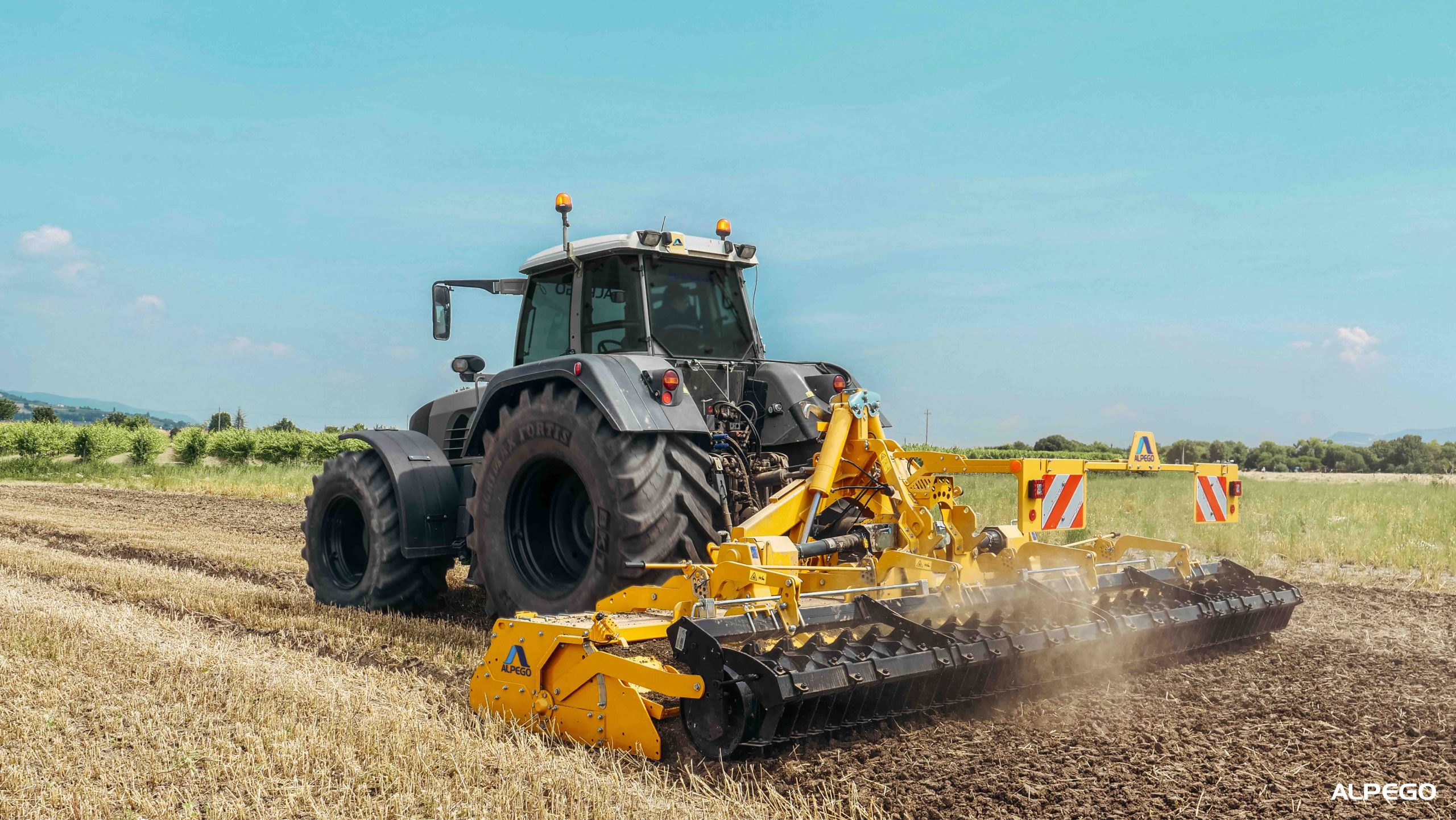 ALPEGO introduceert nieuw zwaar model opklapbare grondfrees