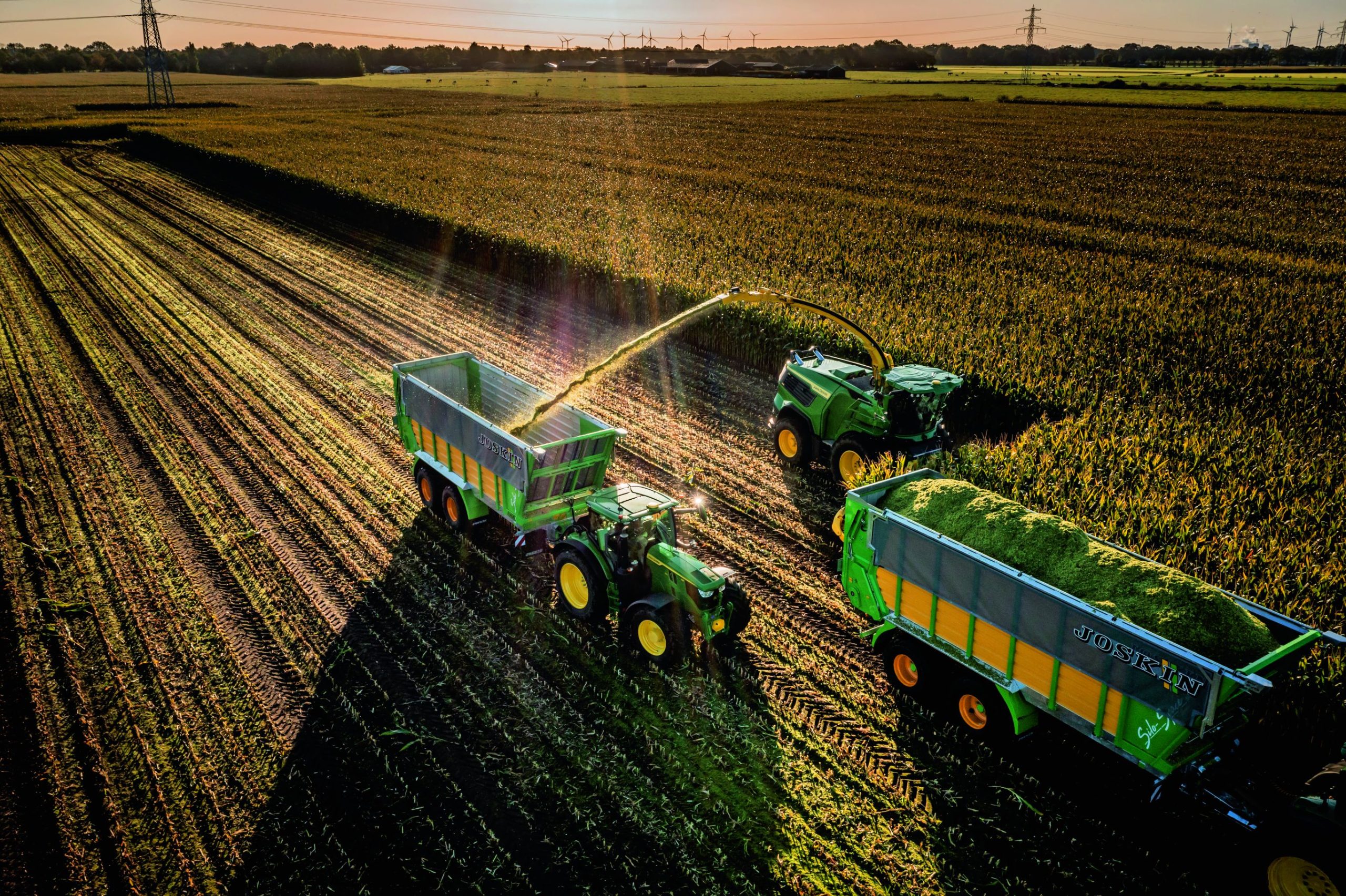 John Deere dévoile les nouvelles ensileuses automotrices F8 et F9