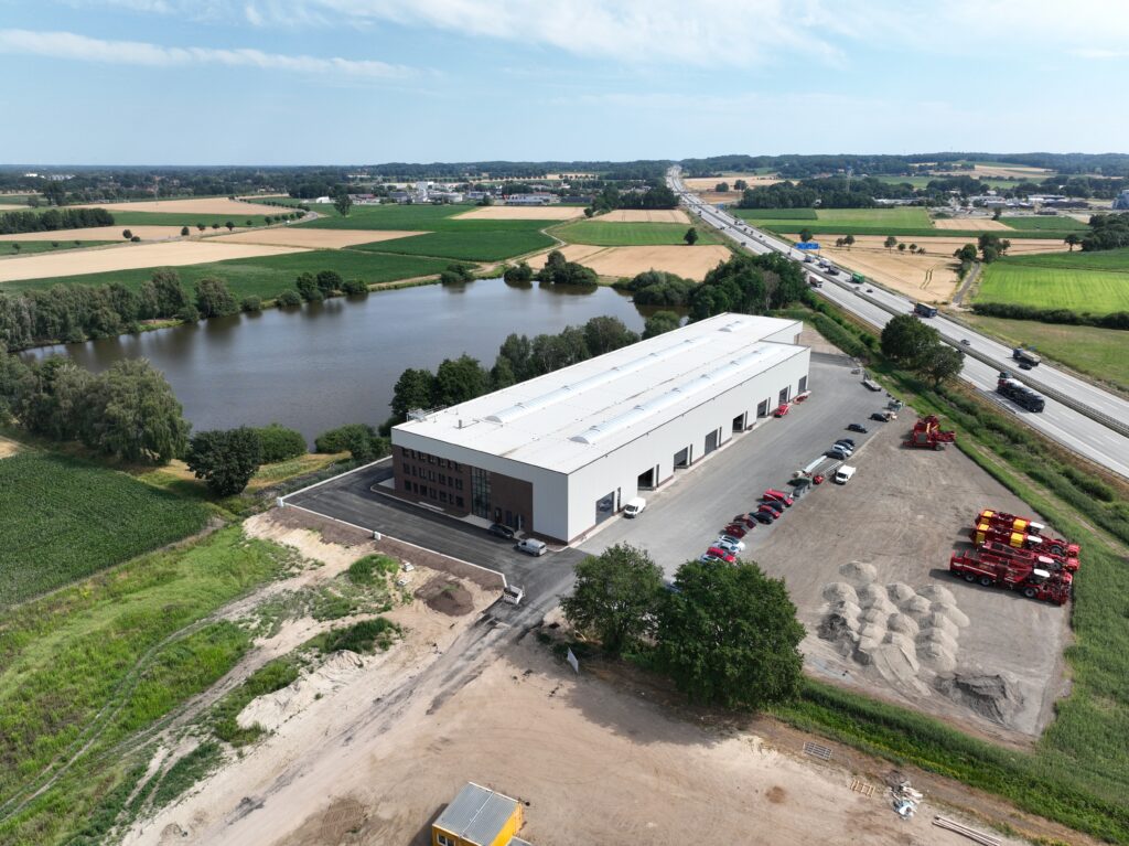 GRIMME opent nieuw centrum voor gebruikte landbouwmachines in Rieste