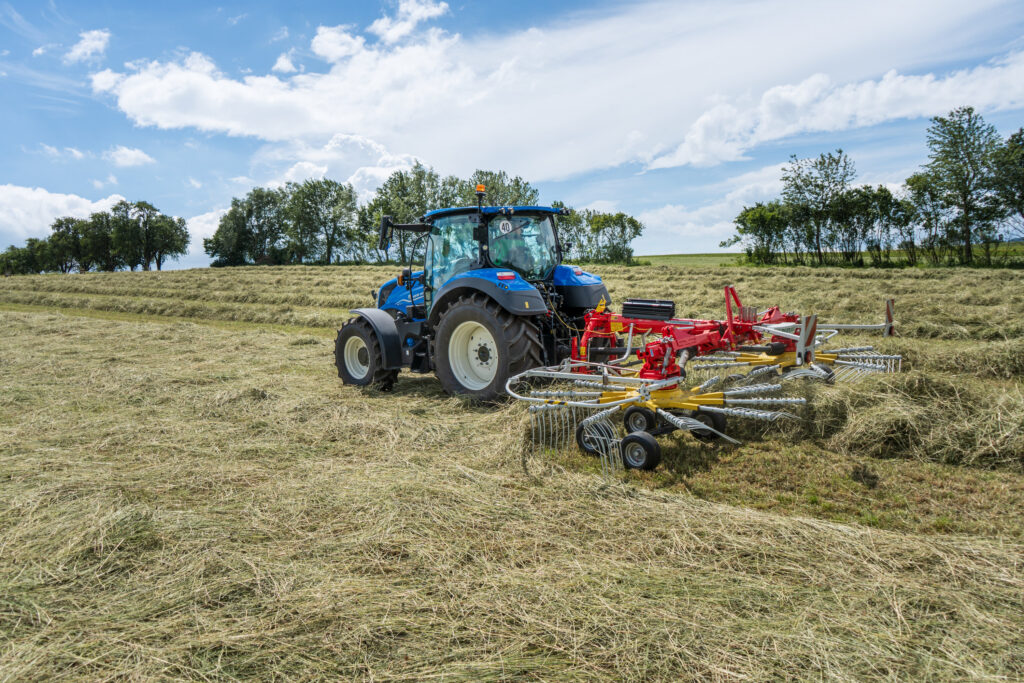 TOP V 6520 C: een nieuwe, wendbare zwadhark van PÖTTINGER